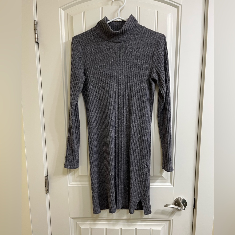 Aritzia Wilfred free Ribbed Turtleneck Long-Sleeve Dress in Charcoal Gray